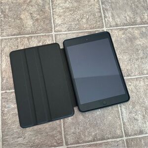 Apple iPad Mini 2 // 2014 // Used w/ Red Magnetic Case, NO CHARGER